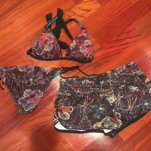 Hurley 3 pc bathing suit bikini Sz M EUC